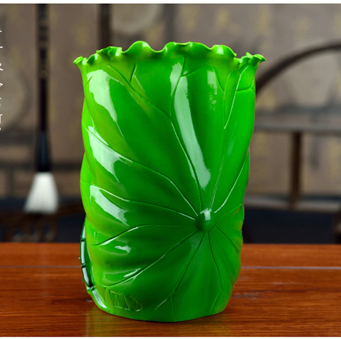 Exquisite Classical Green Lotus Art Pen Holder
