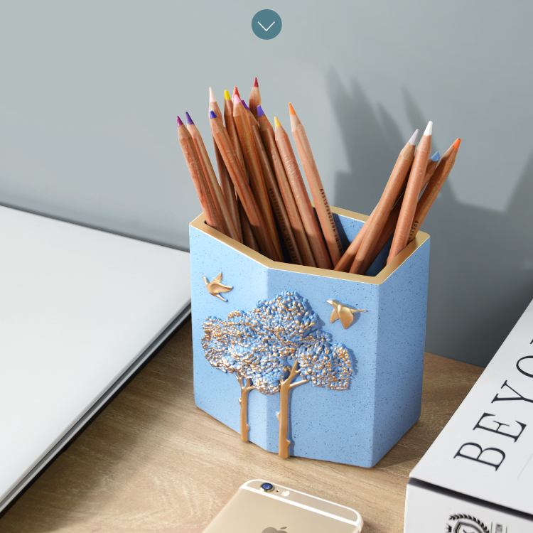 Exquisite Relief Tree Pen Holder
