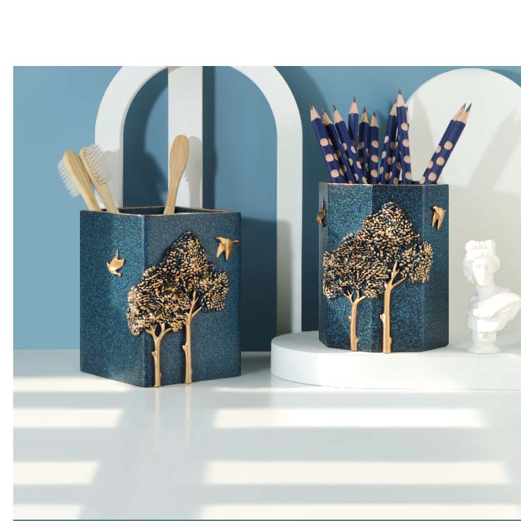 Exquisite Relief Tree Pen Holder