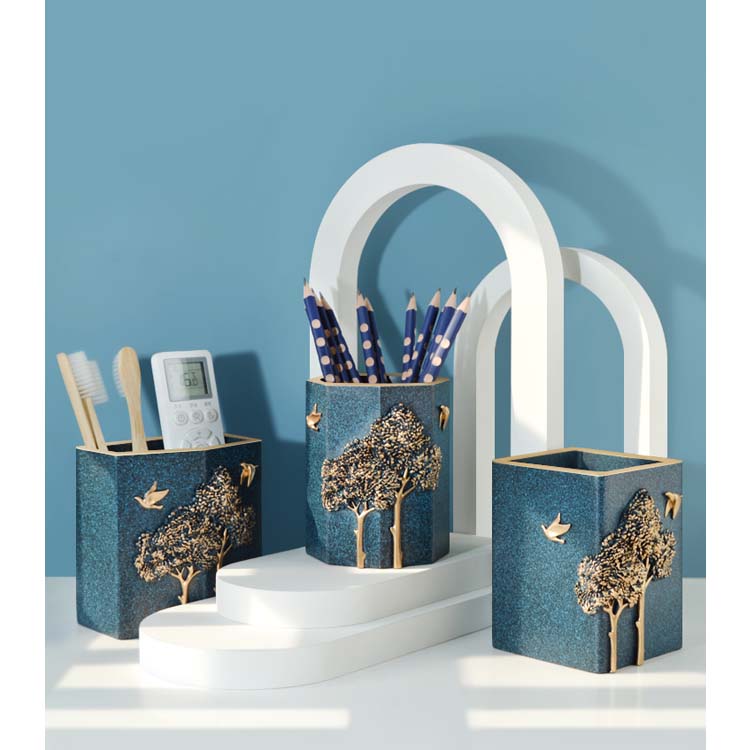 Exquisite Relief Tree Pen Holder