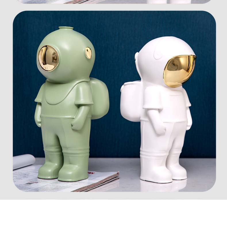 Modern Abstract Geometric Space Astronaut Sculpture Ornament