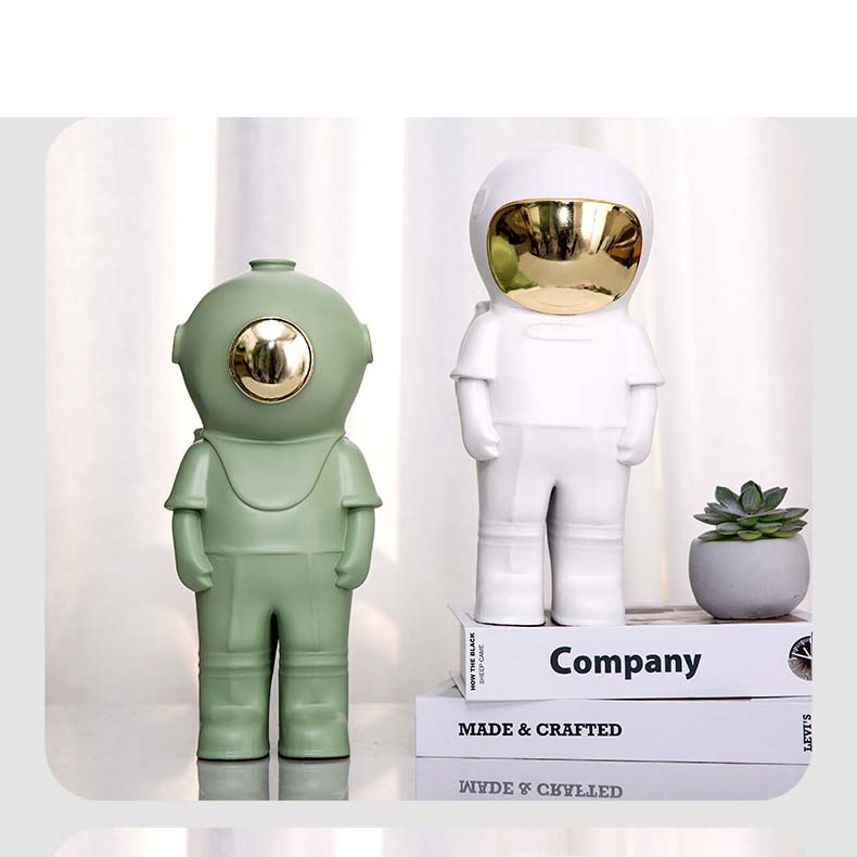 Modern Abstract Geometric Space Astronaut Sculpture Ornament