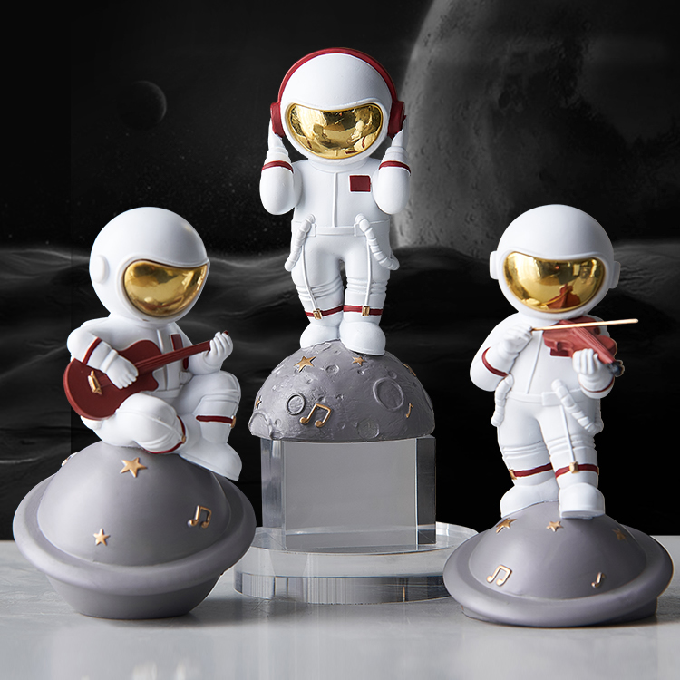 Creative Little Astronaut Music Lover Sculpture Decoration