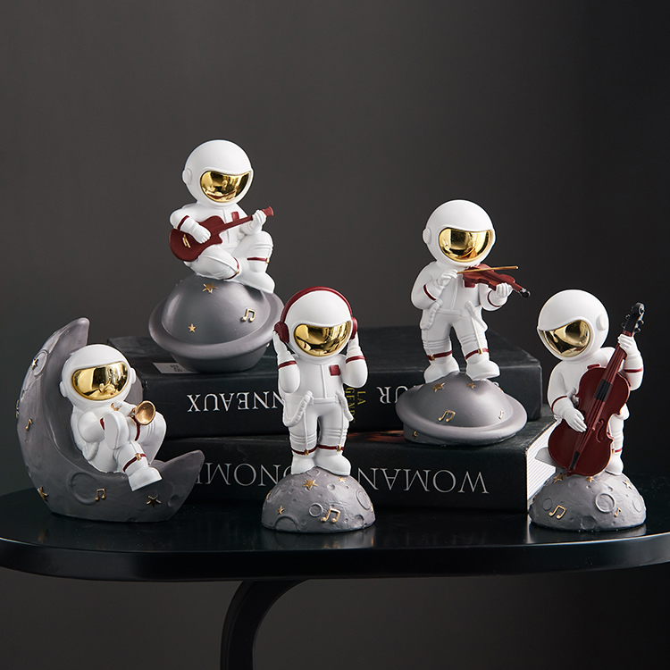 Creative Little Astronaut Music Lover Sculpture Decoration