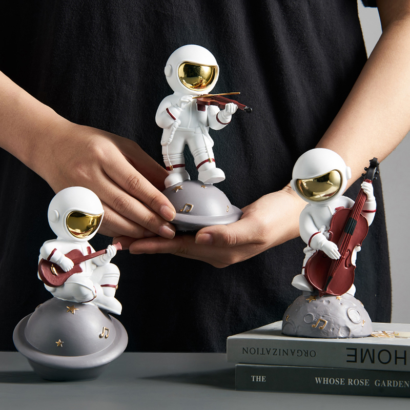 Creative Little Astronaut Music Lover Sculpture Decoration
