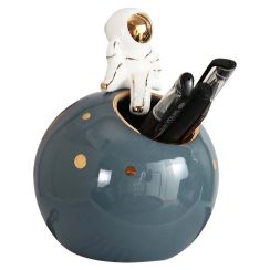 Creative Astronaut Moon Desktop Decoration Pen Holder