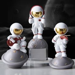 Creative Little Astronaut Music Lover Sculpture Decoration