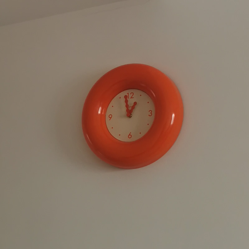 Modern Minimalist Round Wall Clock - Sleek Art  Decor for Home & Office (Orange/Red/Black)